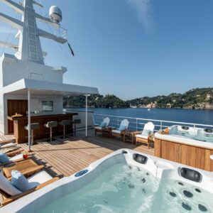 BLEU DE NIMES | Yacht de Luxe à Louer