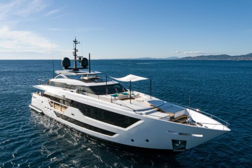 Custom Line &#8220;JAG&#8217;B&#8221; | Yacht de Luxe à Louer