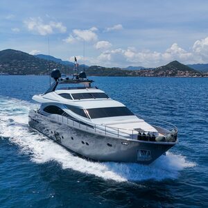 FERRETTI 881 | Yacht de Luxe à Louer