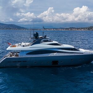 FERRETTI 881 | Yacht de Luxe à Louer