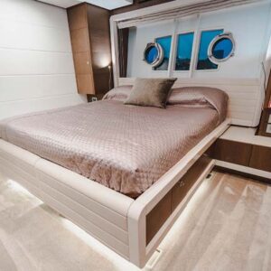 Ferretti “HOYA SAXA” | Yacht de Luxe à Louer