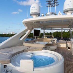 Ferretti “HOYA SAXA” | Yacht de Luxe à Louer