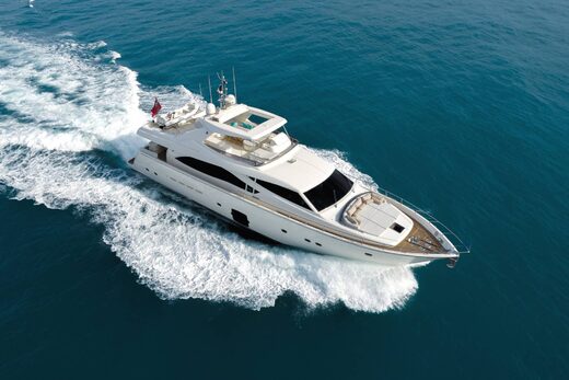 Ferretti 830 &#8220;ONYX&#8221; | Yacht de Luxe à louer