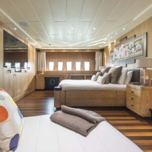 Yacht de luxe Mangusta 108 à vendre