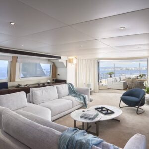 Mitsubishi &#8220;SENSEI&#8221; |  Yacht de Luxe à Louer