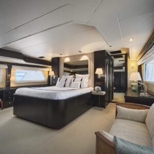 Mitsubishi &#8220;SENSEI&#8221; |  Yacht de Luxe à Louer