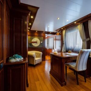 Terranova &#8220;TANANAI&#8221; |  Yacht de Luxe à Louer