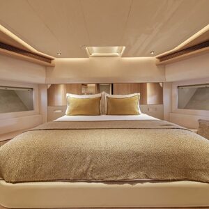 FERRETTI 881 | Yacht de Luxe à Louer