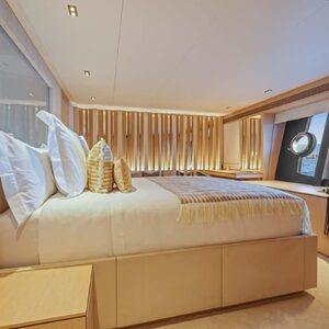 FERRETTI 881 | Yacht de Luxe à Louer