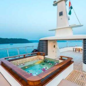 ASHENA | Yacht de Luxe à Louer