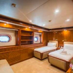 ASHENA | Yacht de Luxe à Louer