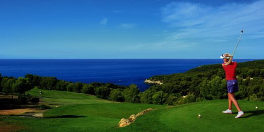 Le&#x20;Golf&#x20;sur&#x20;la&#x20;c&#x00F4;te&#x20;d&#x2019;azur,&#x20;un&#x20;parcours&#x20;entre&#x20;sport&#x20;et&#x20;luxe.