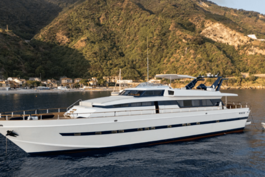AKHIR 30 &#8220;OLGA&#8221; | Yacht de Luxe à Louer