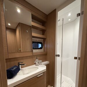 Bali 5.4 &#8220;GALOE&#8221; | Yacht de Luxe à Louer