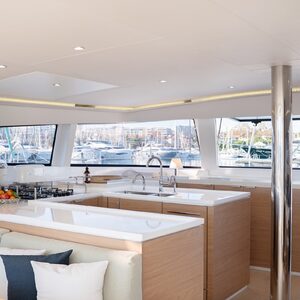 Bali 5.4 &#8220;GALOE&#8221; | Yacht de Luxe à Louer