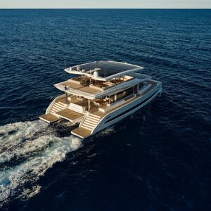 New Vision F &#8220;ATRAVERSIA&#8221; | Yacht de Luxe à Louer