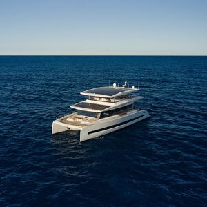 New Vision F &#8220;ATRAVERSIA&#8221; | Yacht de Luxe à Louer