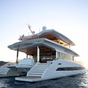 New Vision F &#8220;ATRAVERSIA&#8221; | Yacht de Luxe à Louer
