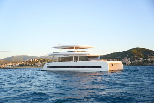 New Vision F &#8220;ATRAVERSIA&#8221; | Yacht de Luxe à Louer