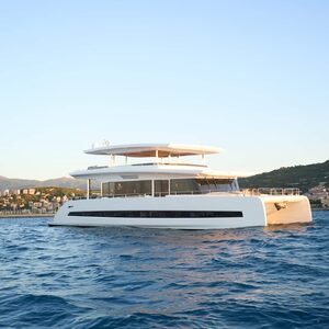 New Vision F &#8220;ATRAVERSIA&#8221; | Yacht de Luxe à Louer