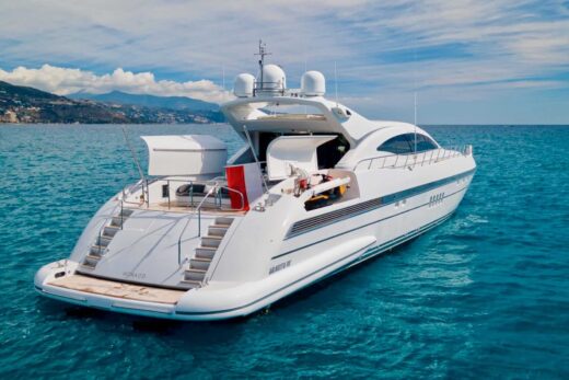 Yacht de luxe Mangusta 108 à vendre