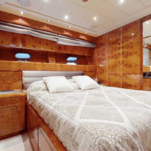 Luxury yacht Mangusta 108 for sale