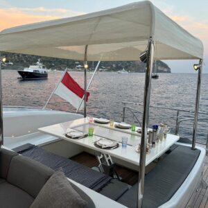 Luxury yacht Mangusta 108 for sale