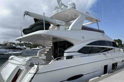 Yacht de luxe PRINCESS 72 à vendre