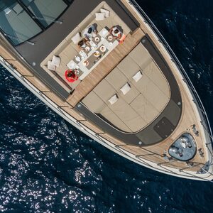 Mangusta 110 &#8220;FANAMAX&#8221; | Yacht de Luxe à Louer