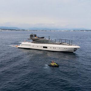 Mangusta 110 &#8220;FANAMAX&#8221; | Yacht de Luxe à Louer