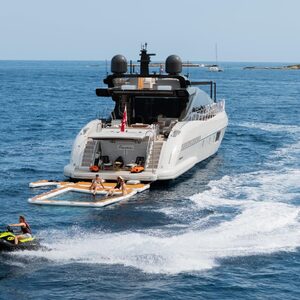 Mangusta 110 &#8220;FANAMAX&#8221; | Yacht de Luxe à Louer