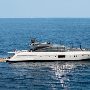 Mangusta 110, Yacht de luxe à moteurs à louer