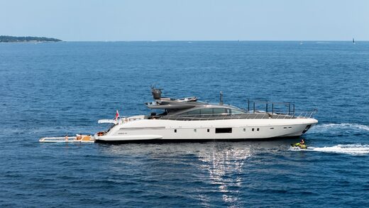 Mangusta 110 &#8220;FANAMAX&#8221; | Yacht de Luxe à Louer