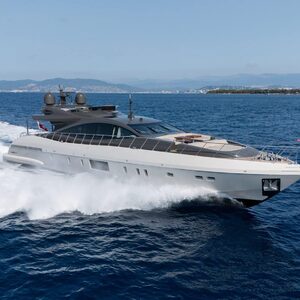 Mangusta 110 &#8220;FANAMAX&#8221; | Yacht de Luxe à Louer