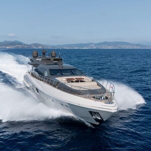 Mangusta 110 &#8220;FANAMAX&#8221; | Yacht de Luxe à Louer