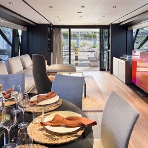 Ferretti 860 &#8220;LADY AGA&#8221; | Yacht de Luxe à Louer