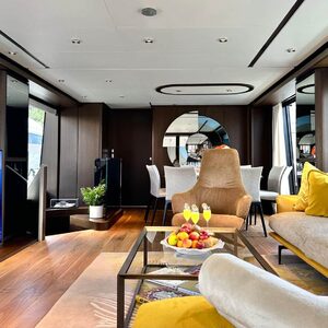 Ferretti 860 &#8220;LADY AGA&#8221; | Yacht de Luxe à Louer