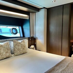 Ferretti 860 &#8220;LADY AGA&#8221; | Yacht de Luxe à Louer