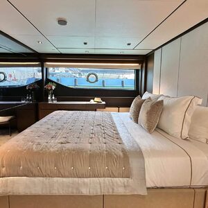 Ferretti 860 &#8220;LADY AGA&#8221; | Yacht de Luxe à Louer