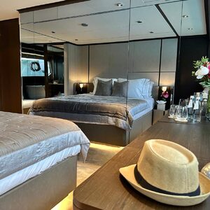 Ferretti 860 &#8220;LADY AGA&#8221; | Yacht de Luxe à Louer