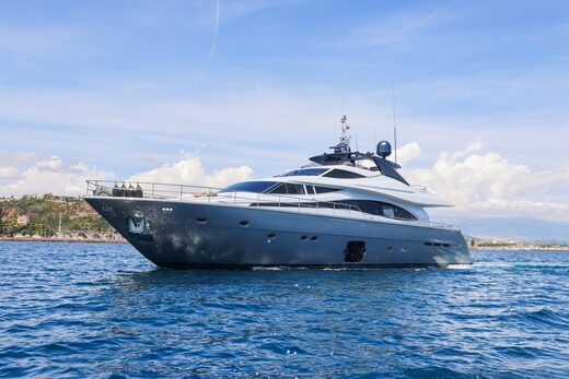 Ferretti Yachts 881 RPH de 2012 à vendre-Vendu en l’état sur place (sans essai en mer)