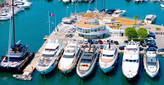 Nous vous aidons dans la gestion de votre yacht