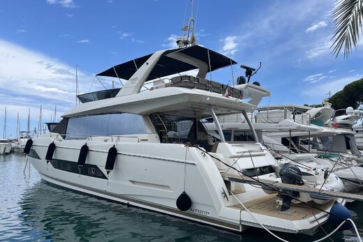 Yacht de luxe PRESTIGE 680 à vendre