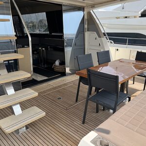 Yacht de luxe PRESTIGE 680 à vendre