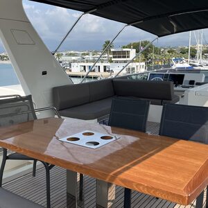 Yacht de luxe PRESTIGE 680 à vendre