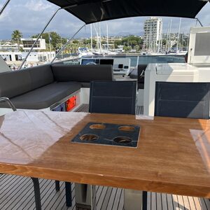 Yacht de luxe PRESTIGE 680 à vendre