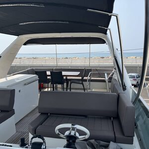 Yacht de luxe PRESTIGE 680 à vendre