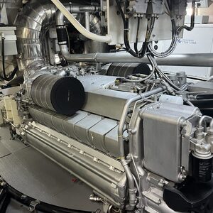 Yacht de luxe LEOPARD 27M à vendre