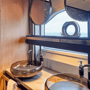 Yacht de luxe FERRETTI 720 à vendre