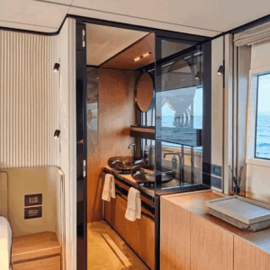 Yacht de luxe FERRETTI 720 à vendre